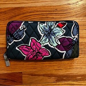 Vera Bradley Floral Quilted Women's Accordion Wallet
